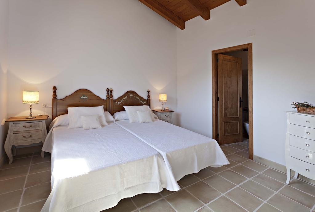 Masia Ca L'Anima Hotel La Baronia de Rialb Стая снимка
